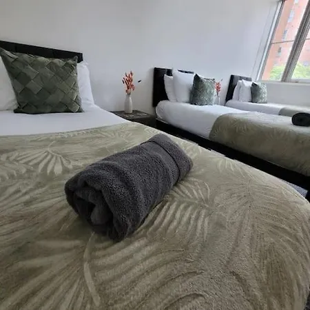 Spacious Leicester Apt With Free Parking, Sleeps 6 Exterior photo