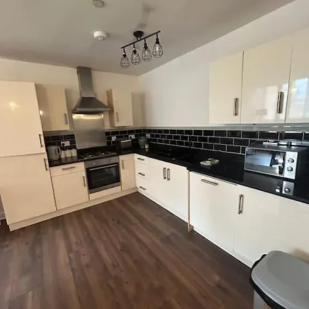 Spacious Leicester Apt With Free Parking, Sleeps 6 Exterior photo
