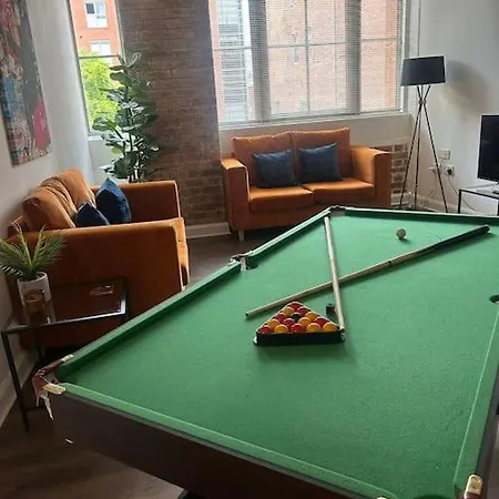 Spacious Leicester Apt With Free Parking, Sleeps 6 Exterior photo