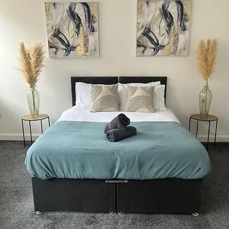 Spacious Leicester Apt With Free Parking, Sleeps 6 Exterior photo